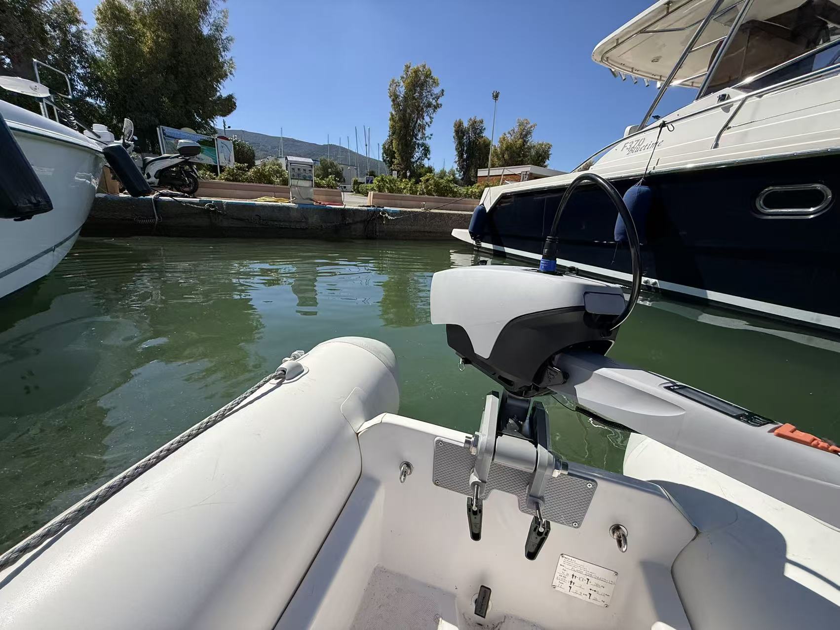 Fuber Global 1.5 mounted on white inflatable tender