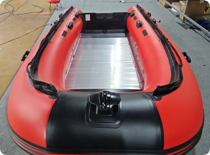 Aerowave Sport Series stern with aluminium deck