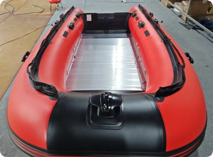 Aerowave Sport Series stern with aluminium deck