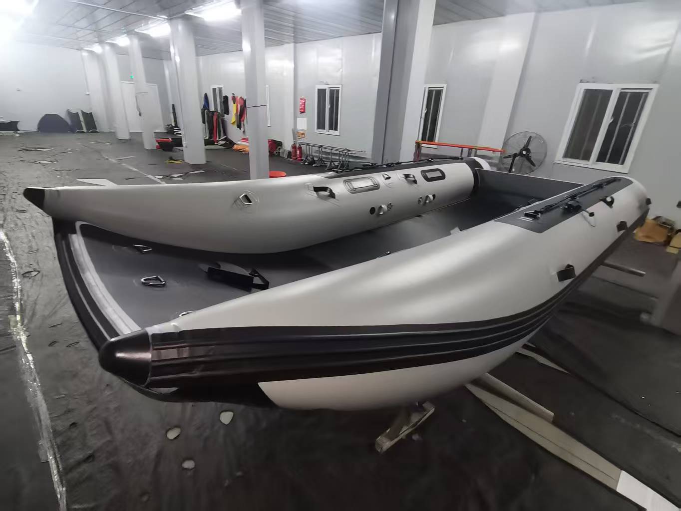 Aerowave Viper Non-Skid Floor