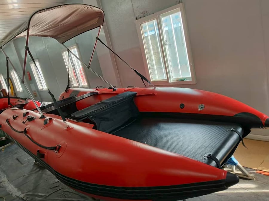 WaveRunner 380 on the water