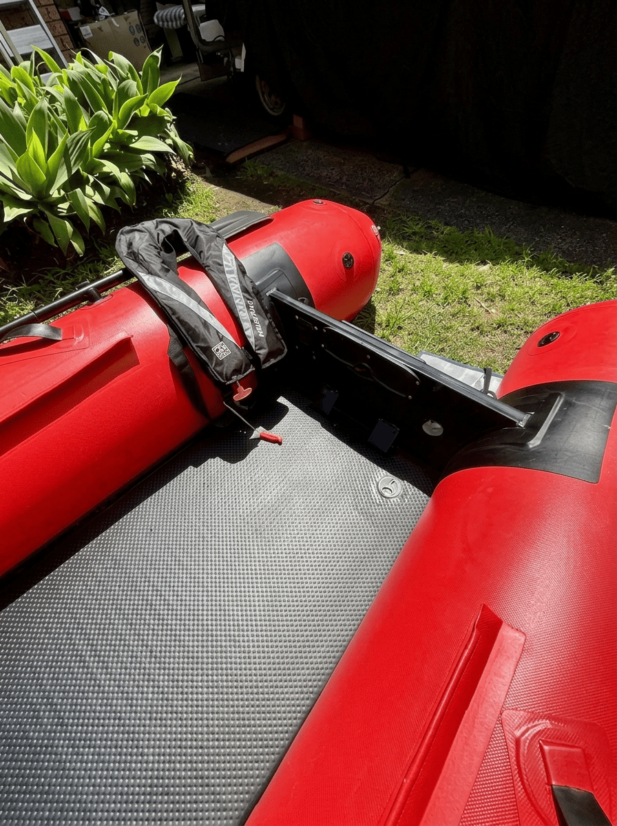 WaveRunner 380 with air deck floor