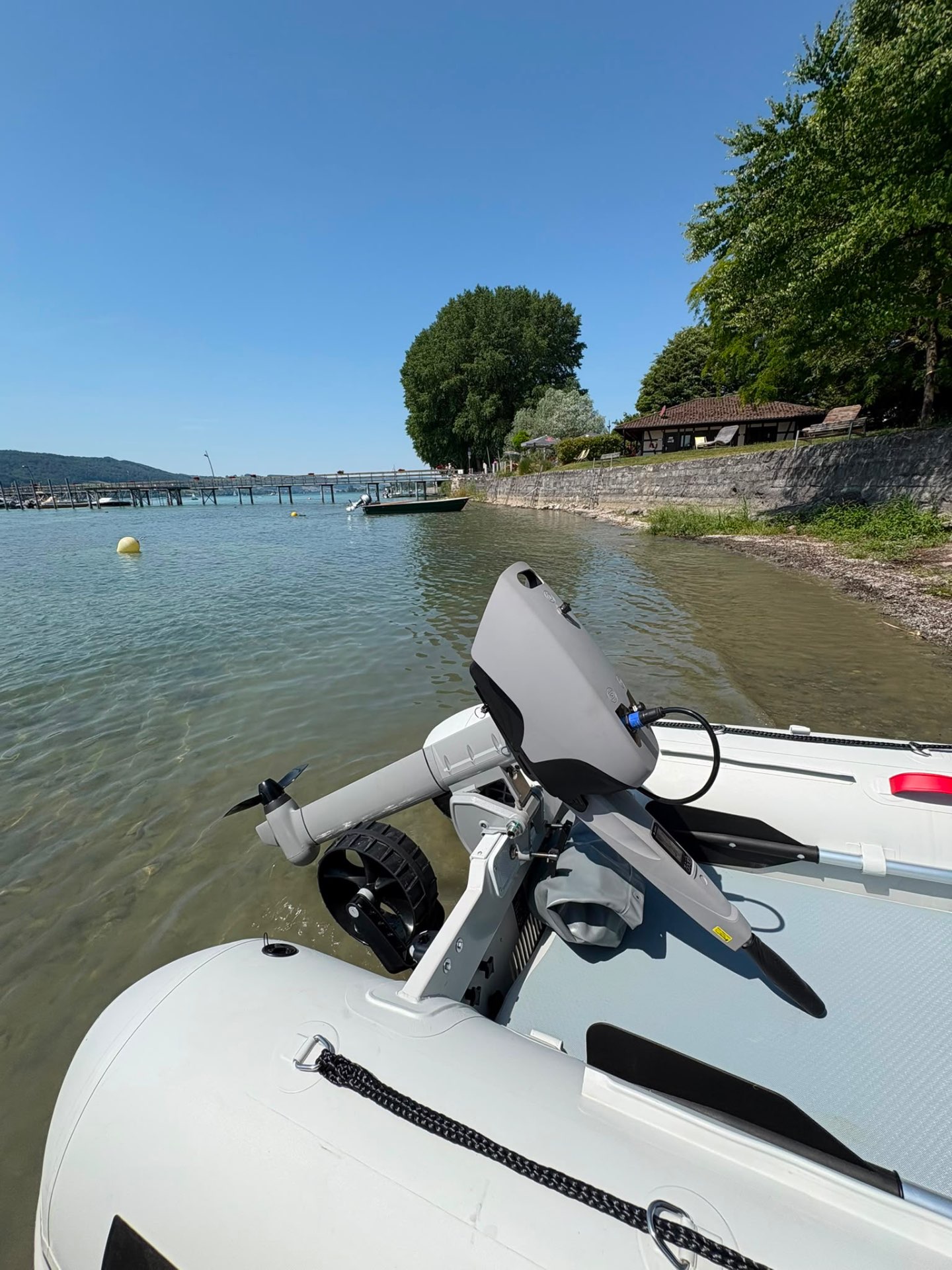 Fuber Global 1.5 electric outboard on inflatable transom